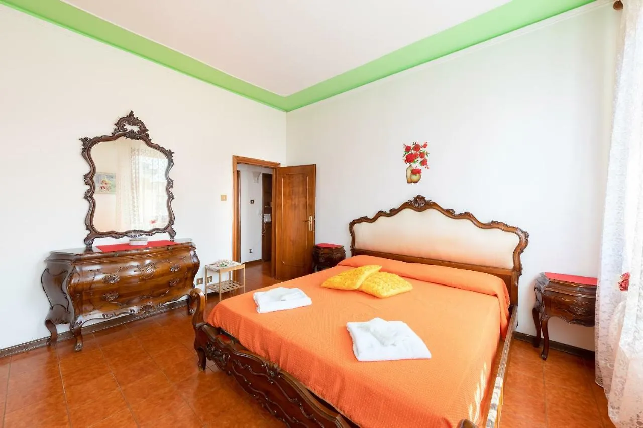 Venice Apartment Near Station Santa Lucia Two Bedroom location